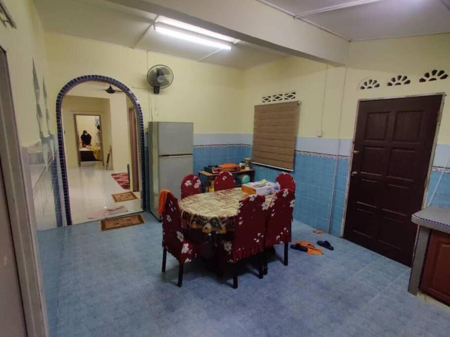 Adeeba Homestay Kuantan Exterior foto